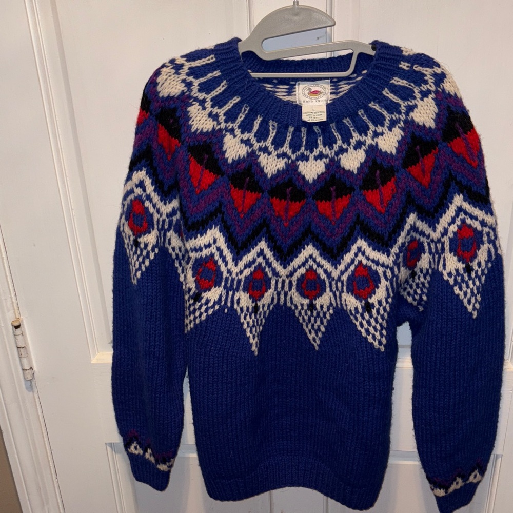 Lower price!!Men’s Marsh Landing Blue and Red Geometric Crewneck Sweater. Size L